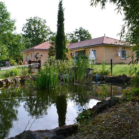 Alaguyauder Le Kota Chatillon-sur-Broue Exterior foto